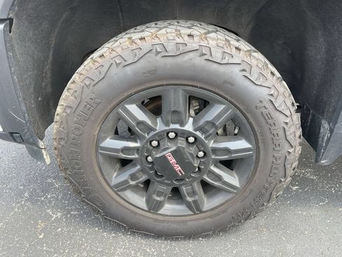 Used 2024 GMC Sierra 2500 AT4 w/ AT4 Premium Plus Package AWD/4WD image 10