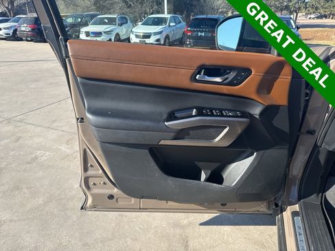 Used 2023 Nissan Pathfinder Platinum image 20