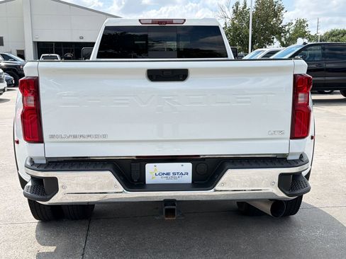 Used 2025 Chevrolet Silverado 3500 LTZ w/ LTZ Convenience Package AWD/4WD image 9