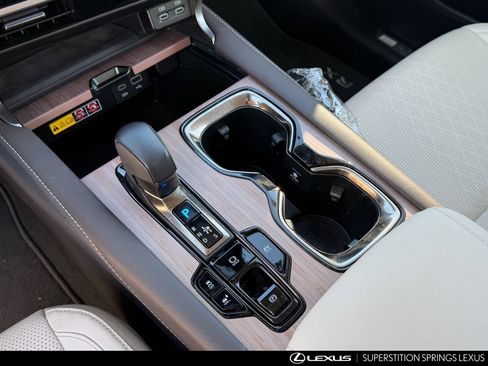 Used 2025 Lexus RX 350 AWD/4WD image 25