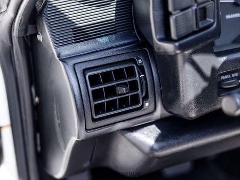 Used 1993 Ford Mustang LX RWD image 64