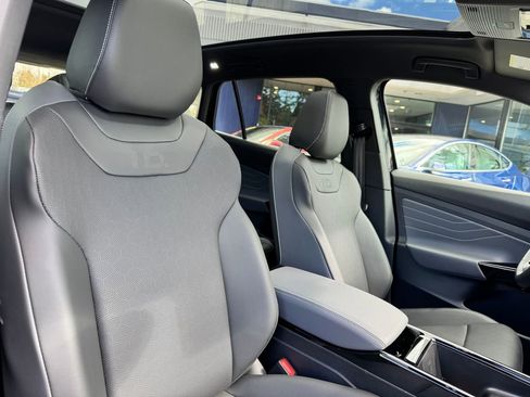 Used 2023 Volkswagen ID.4 Pro S image 12