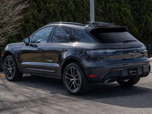 Certified 2025 Porsche Macan image 3