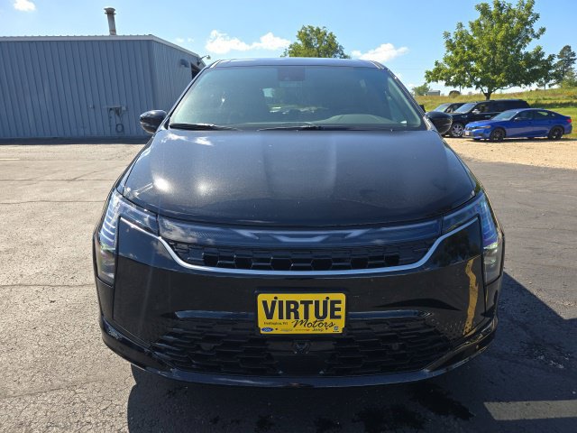 New 2027 Chrysler Pacifica Select AWD/4WD image 2