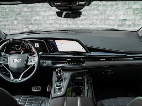 Used 2023 Cadillac Escalade ESV V image 29