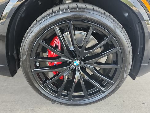 New 2026 BMW X5 xDrive40i w/ M Sport Package AWD/4WD image 8