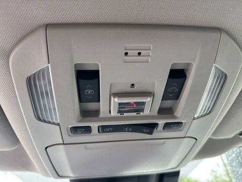 Used 2020 Toyota Highlander Platinum FWD image 29