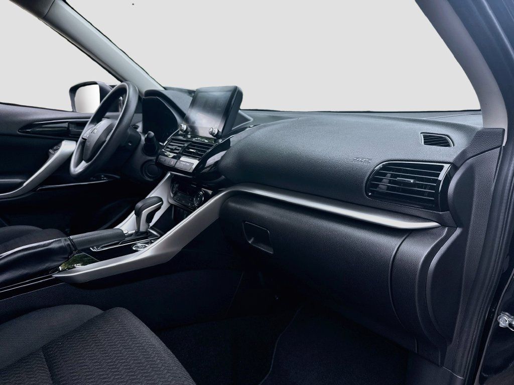 Used 2025 Mitsubishi Eclipse Cross LE AWD/4WD image 31