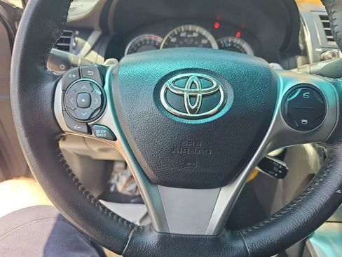 Used 2014 Toyota Camry SE FWD image 13