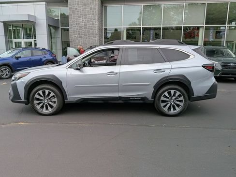 Certified 2025 Subaru Outback Limited AWD/4WD image 4