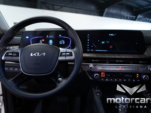 Used 2025 Kia Telluride EX image 32