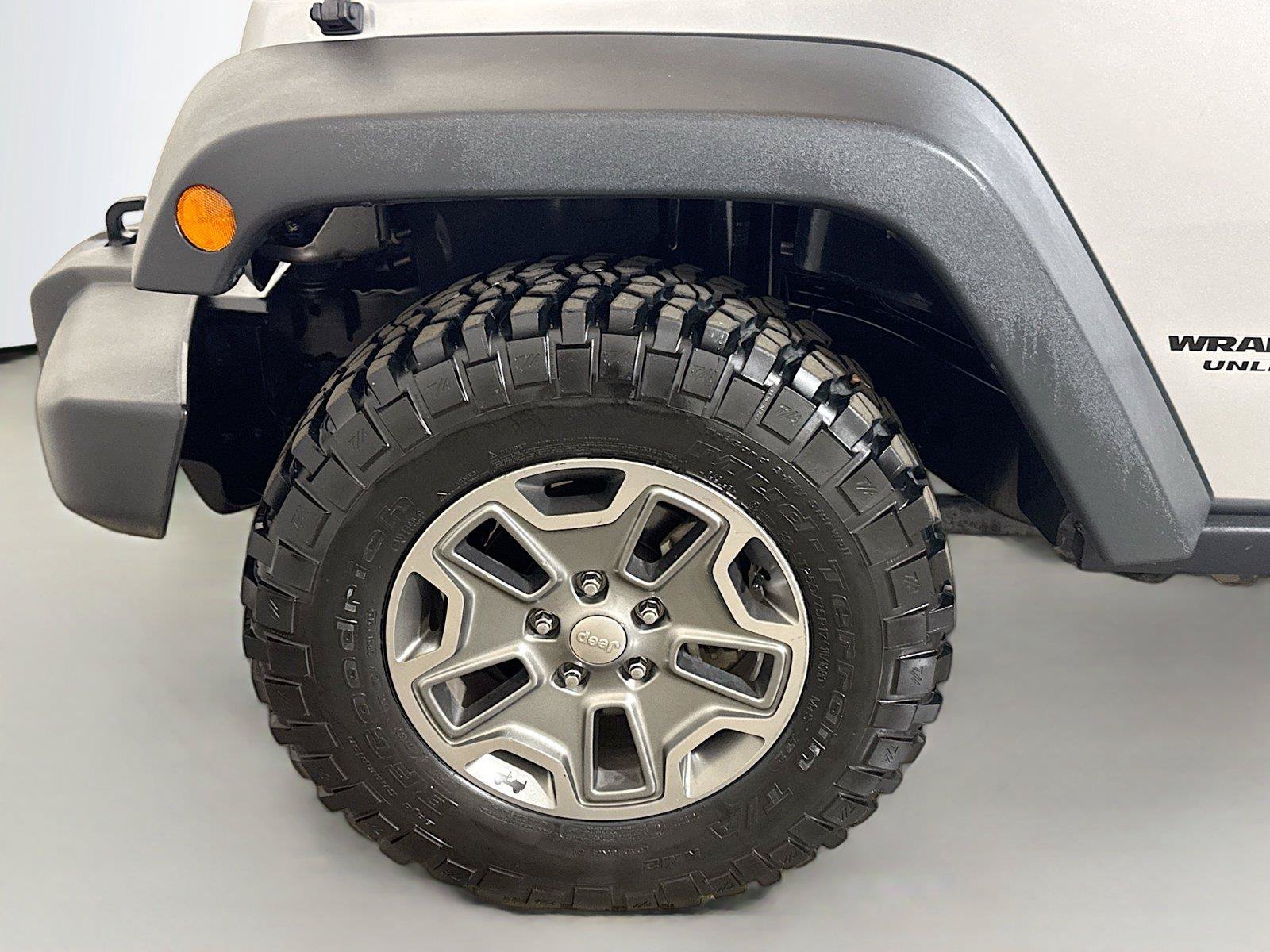 Used 2017 Jeep Wrangler Unlimited Rubicon AWD/4WD image 27