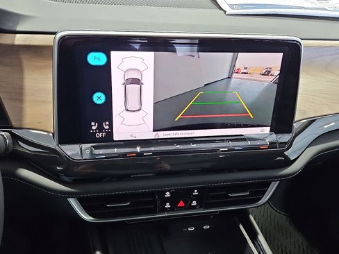 New 2026 Volkswagen Atlas SE image 18