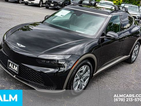 Used 2025 Genesis GV60 RWD image 15