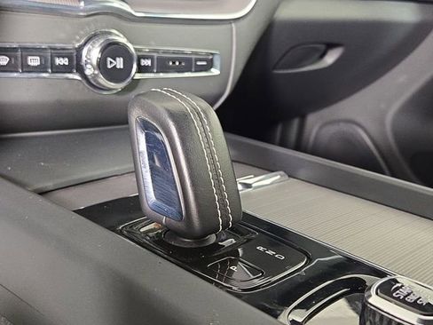 Used 2022 Volvo XC60 T8 R-Design w/ Advanced Package AWD/4WD image 21