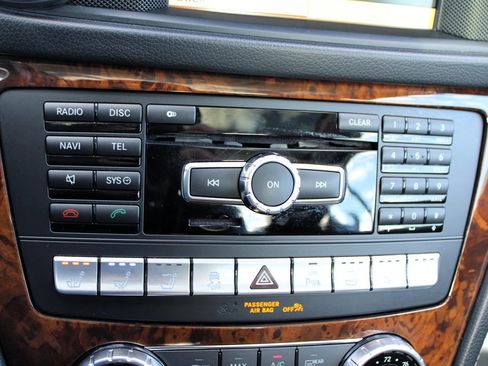 Used 2013 Mercedes-Benz SL 550 image 34