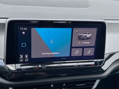 Used 2025 Volkswagen Atlas Cross Sport SE image 9