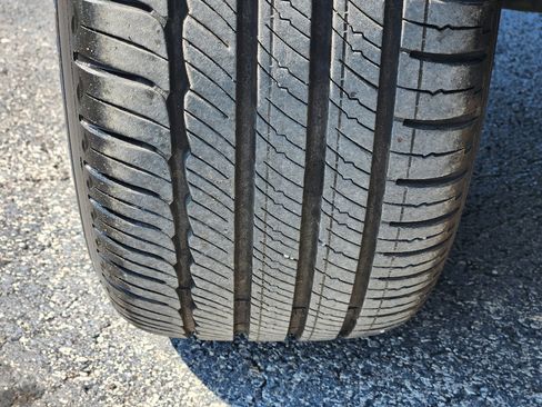 Used 2025 Volvo XC40 B5 Core image 11