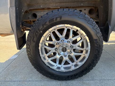 Used 2016 GMC Sierra 2500 Denali w/ Driver Alert Package AWD/4WD image 15