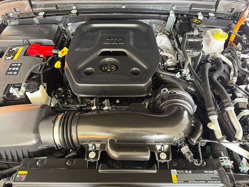 Used 2025 Jeep Wrangler Unlimited Sahara w/ Safety Group image 34