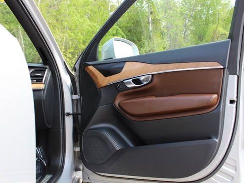 Certified 2023 Volvo XC90 B6 Plus w/ Protection Package Premier AWD/4WD image 16