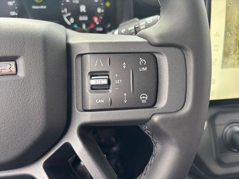 New 2026 Land Rover Defender 110 X-Dynamic SE image 28