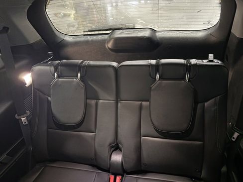 Used 2023 Ford Explorer XLT w/ Equipment Group 202A image 25