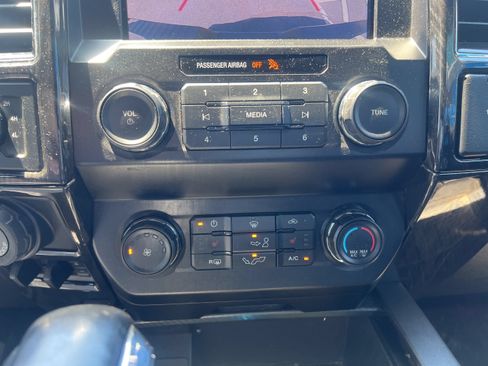 Used 2019 Ford F150 XLT w/ Equipment Group 302A Luxury AWD/4WD image 16