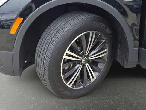 Used 2024 Volkswagen Tiguan Wolfsburg Edition image 36