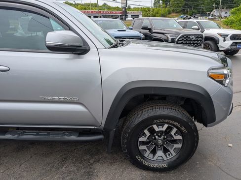 Certified 2020 Toyota Tacoma TRD Off-Road w/ Technology Package AWD/4WD image 10