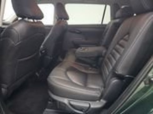 Used 2025 Toyota Highlander LE FWD image 13