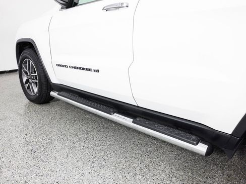 Used 2022 Jeep Grand Cherokee Limited image 9