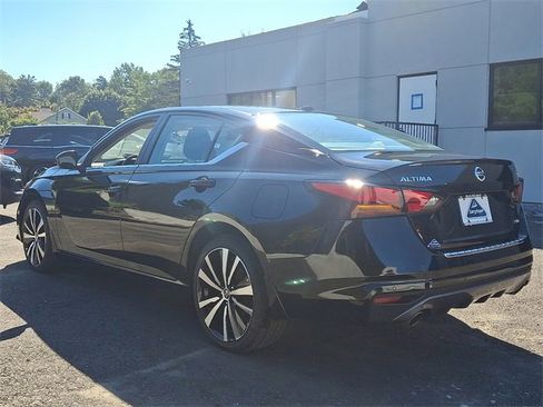 Used 2022 Nissan Altima 2.5 SR image 4