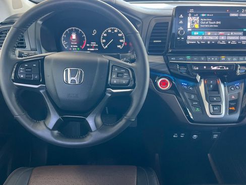 Used 2025 Honda Odyssey Elite image 11