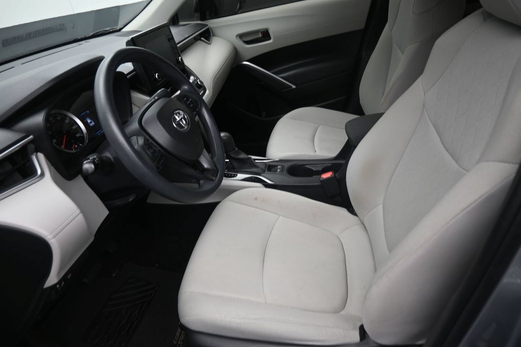 Used 2022 Toyota Corolla Cross L FWD image 12
