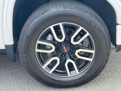 Used 2021 GMC Sierra 1500 AT4 w/ AT4 Value Package AWD/4WD image 5