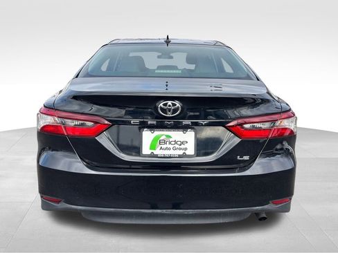 Used 2019 Toyota Camry LE image 7