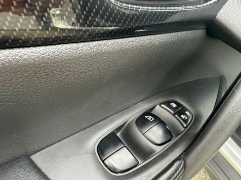 Used 2019 Nissan Rogue SL w/ Premium Package image 36