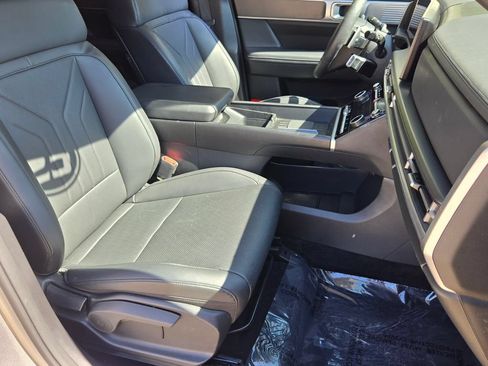 Used 2025 Hyundai Santa Fe SEL FWD image 21