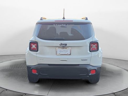 Used 2018 Jeep Renegade Latitude image 4