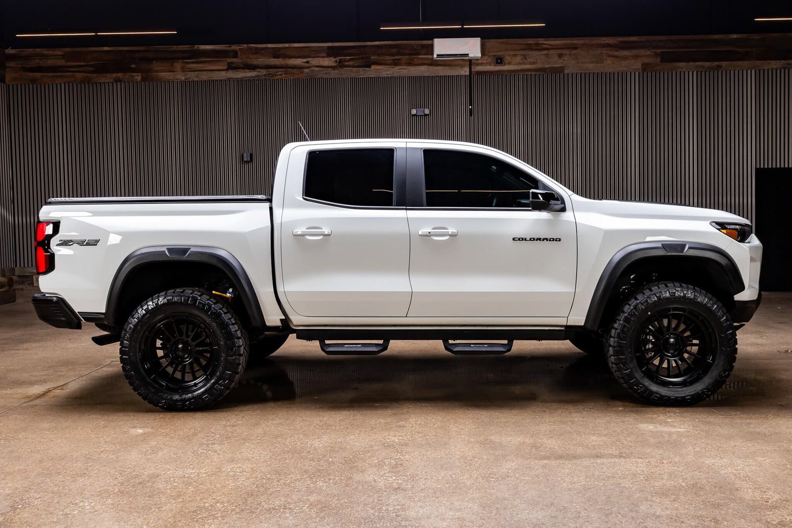 Used 2024 Chevrolet Colorado ZR2 w/ Technology Package AWD/4WD image 11