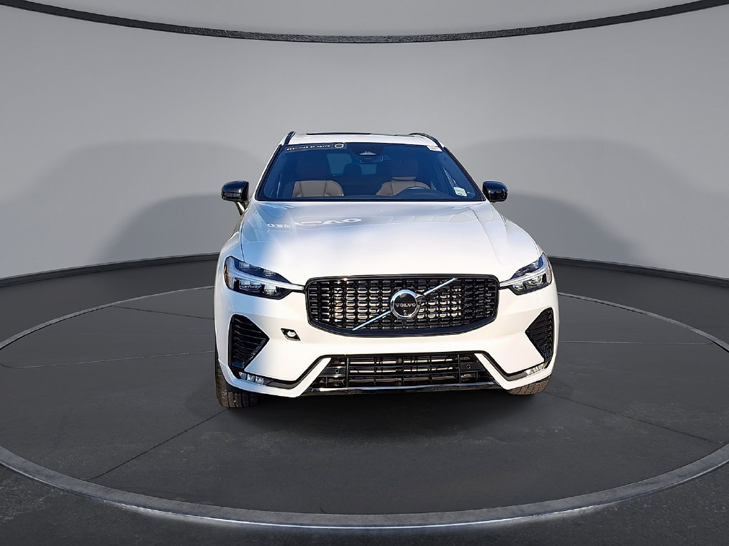 Certified 2024 Volvo XC60 B5 Plus w/ Protection Package AWD/4WD image 4