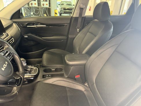 Used 2022 Kia Seltos SX w/ Sunroof Package AWD/4WD image 23