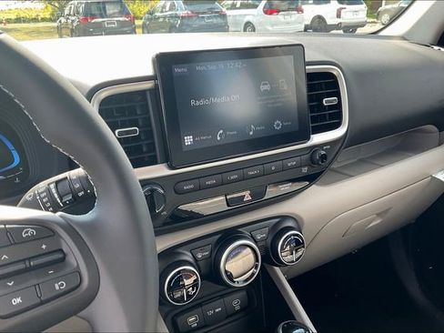 New 2025 Hyundai Venue SEL image 7