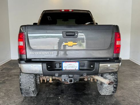 Used 2011 Chevrolet Silverado 2500 LT w/ Interior Plus Package AWD/4WD image 5