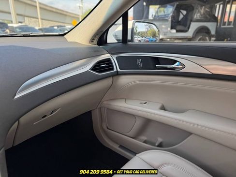 Used 2020 Lincoln MKZ w/ Convenience Package FWD image 40