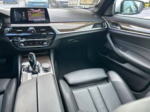 Used 2019 BMW 530i w/ Convenience Package RWD image 11