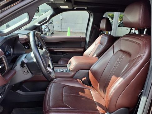 Used 2022 Ford Expedition Limited image 17