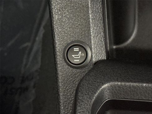 Certified 2023 Toyota Tacoma SR5 AWD/4WD image 7