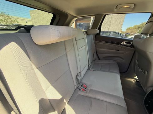 Used 2011 Jeep Grand Cherokee Laredo w/ Security & Convenience Group image 16